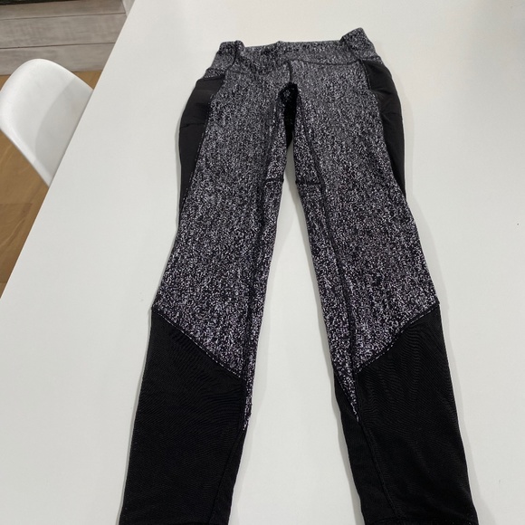 Lululemon leggings - Picture 1 of 2